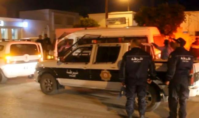 صفاقس/ هجوم على دوريات امنية اثناء مداهمة مقاهي خرقت الحجر الصحي وتهريب المتورطين