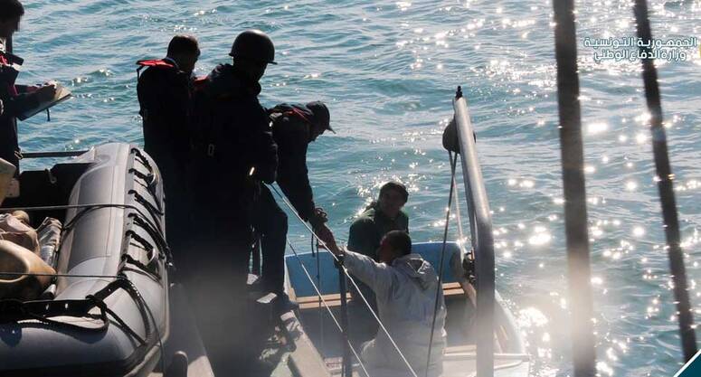 جيش البحر ينقذ 283 مهاجرا غير شرعي في ظرف يومين